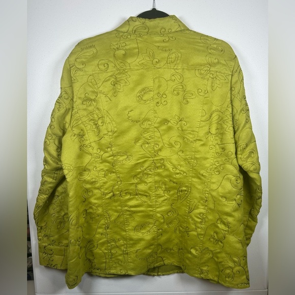 Chico’s Chartreuse/Lime Green Long Sleeve Button Up Blouse w/ Embroidery. - Picture 3 of 6